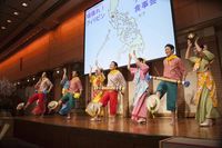 東京外語大学の大学生によるフィリピン民族舞踊