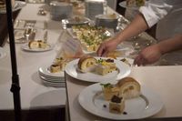 食べきれないほどのスイーツ